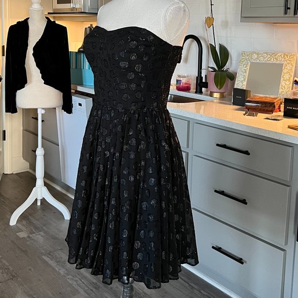 Guess Little Black Strapless Black Polka Dot Dress Twirl Worthy Skirt Size 8 - Picture 4 of 12